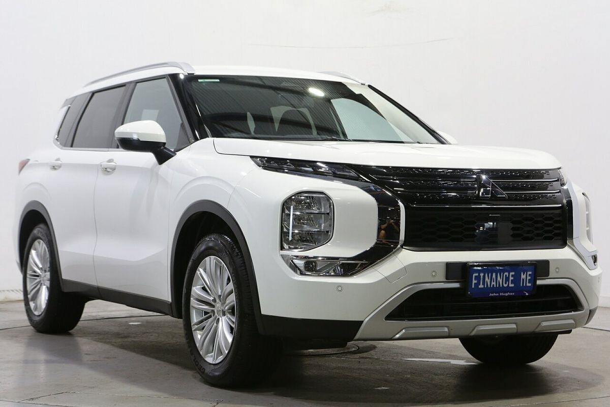 2024 Mitsubishi Outlander LS ZM