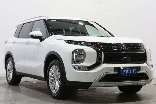 2024 Mitsubishi Outlander LS ZM