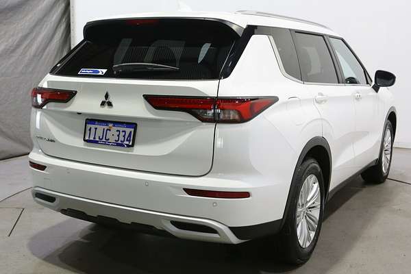 2024 Mitsubishi Outlander LS ZM