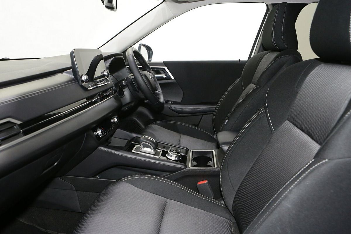 2024 Mitsubishi Outlander LS ZM
