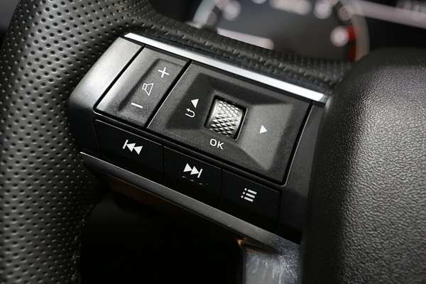 2024 Mitsubishi Outlander LS ZM
