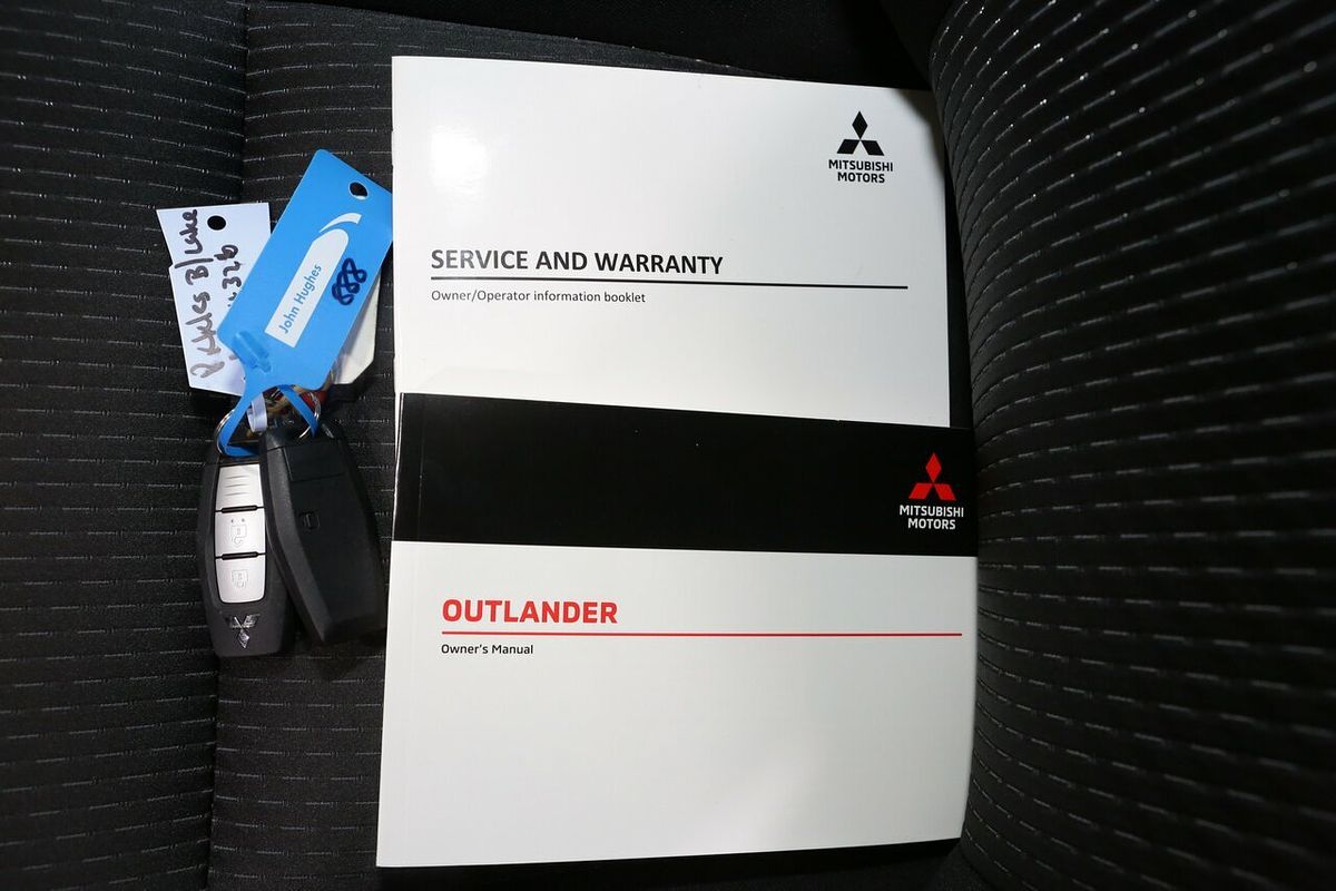 2024 Mitsubishi Outlander LS ZM