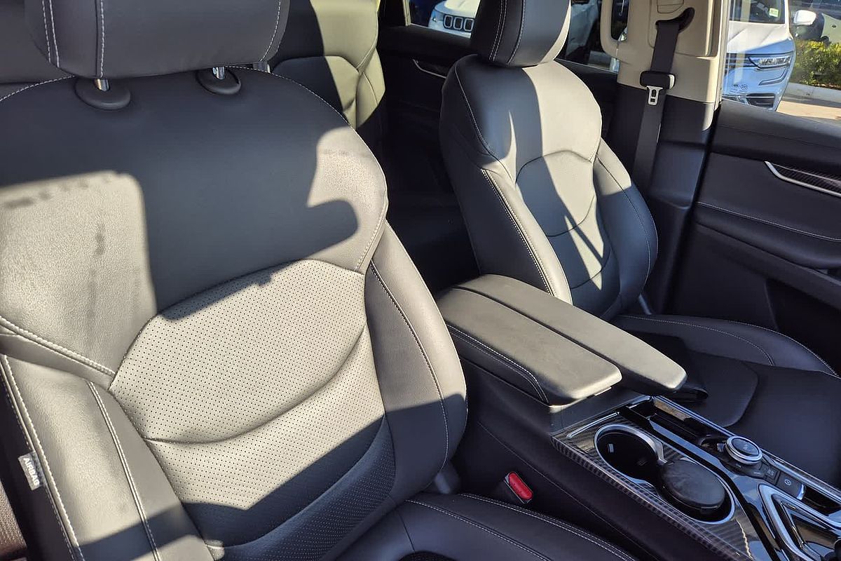 2024 LDV D90 Executive SV9A