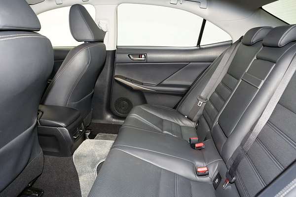 2019 Lexus IS IS300h Luxury AVE30R