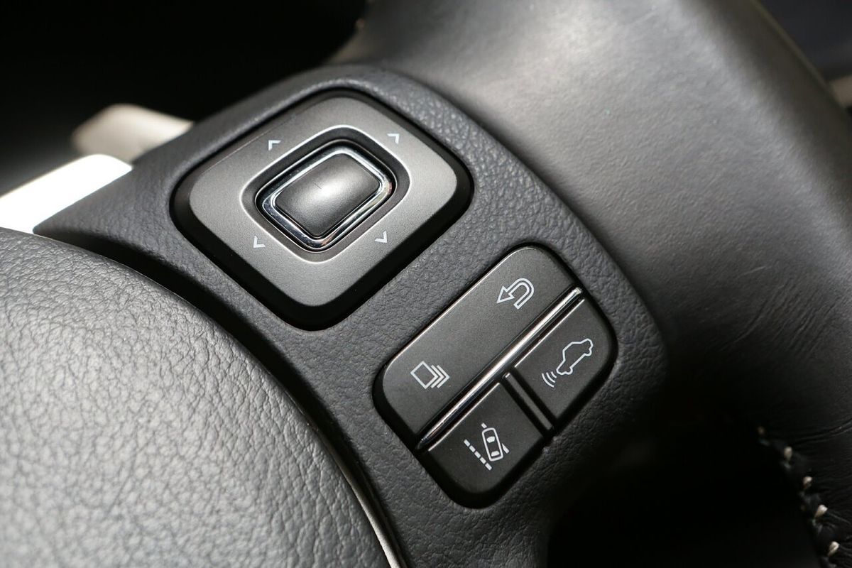 2019 Lexus IS IS300h Luxury AVE30R