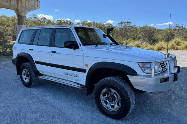 2000 Nissan Patrol ST GU II
