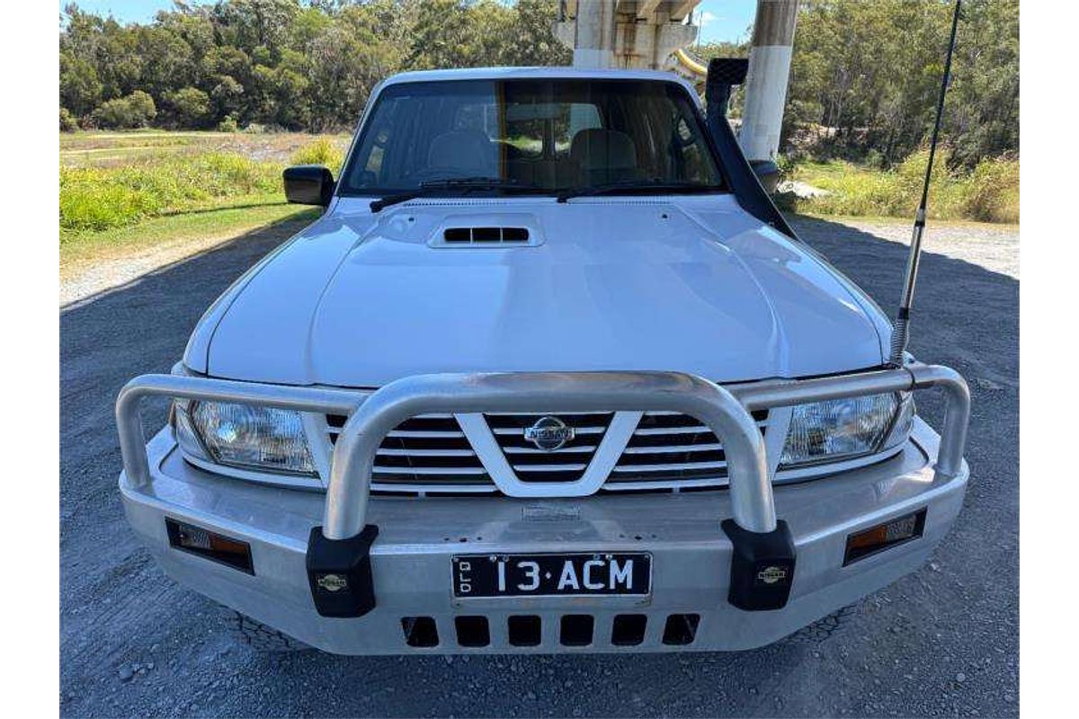 2000 Nissan Patrol ST GU II