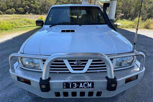 2000 Nissan Patrol ST GU II