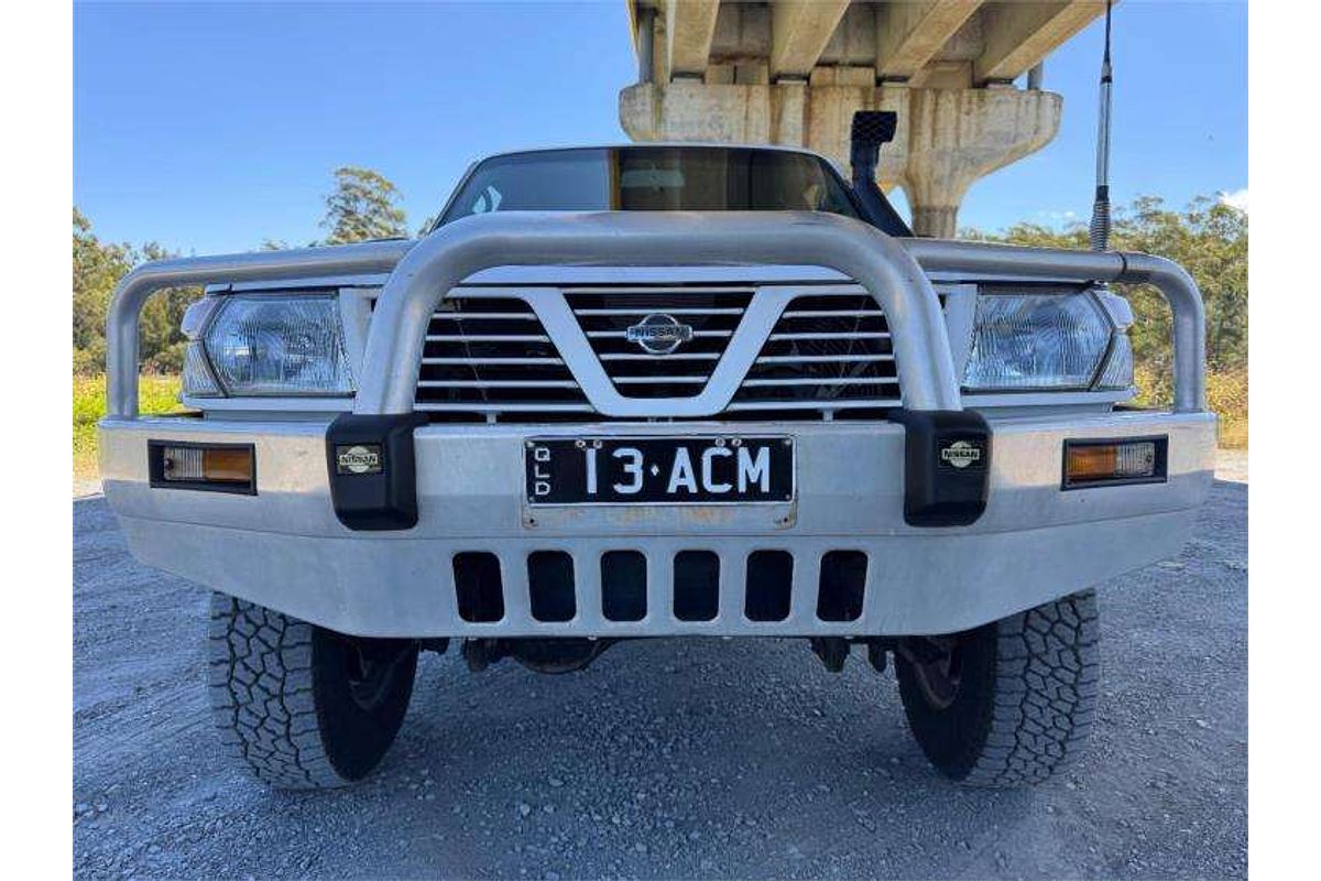 2000 Nissan Patrol ST GU II