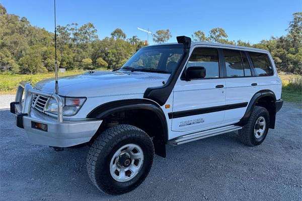 2000 Nissan Patrol ST GU II