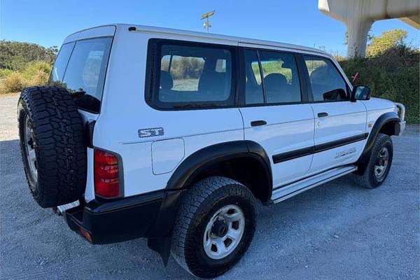 2000 Nissan Patrol ST GU II