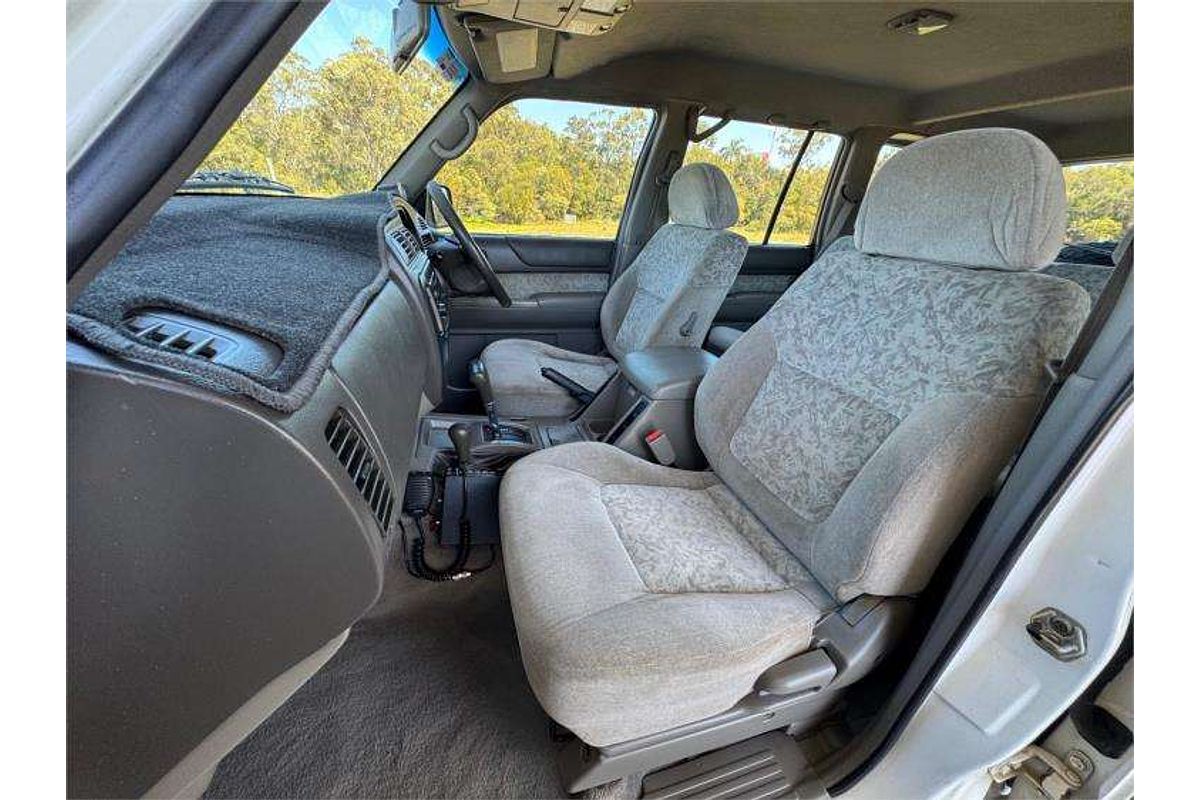 2000 Nissan Patrol ST GU II