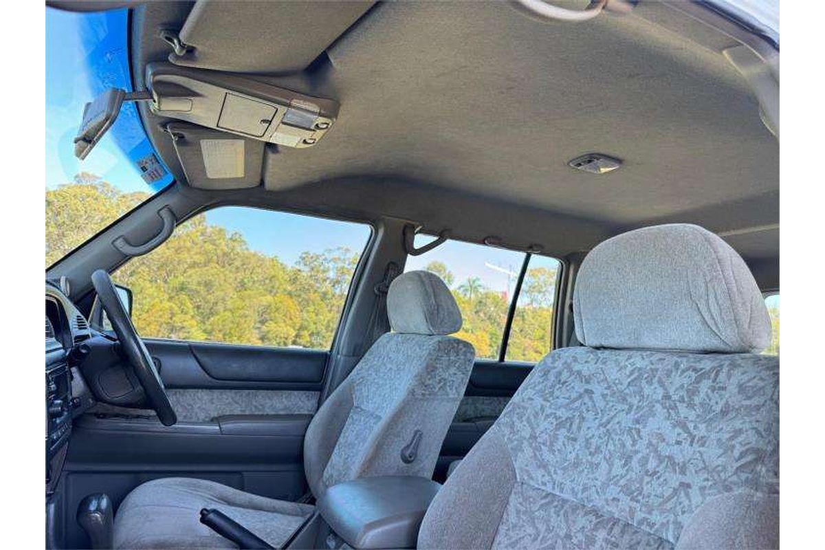 2000 Nissan Patrol ST GU II