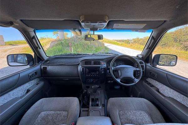 2000 Nissan Patrol ST GU II