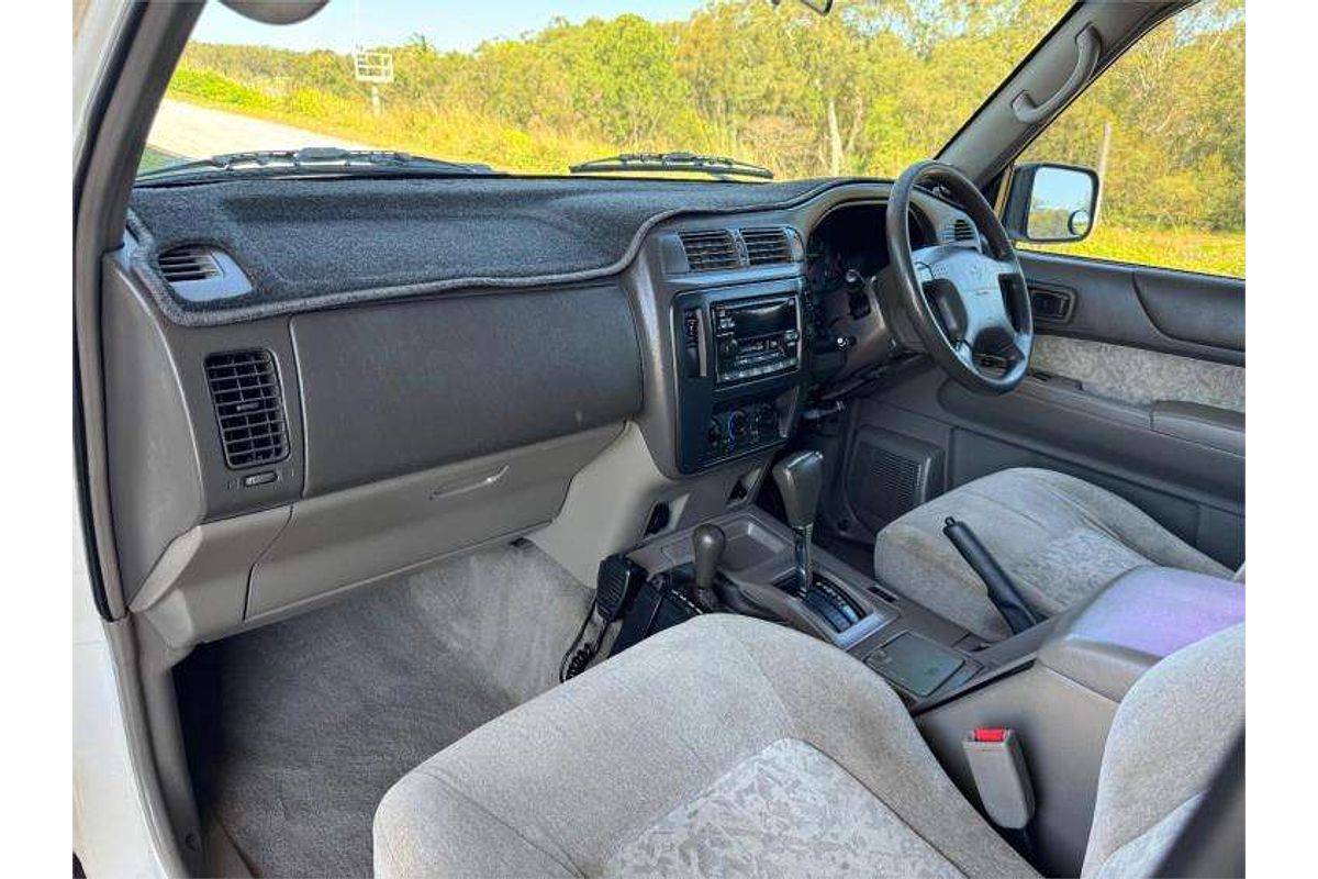 2000 Nissan Patrol ST GU II