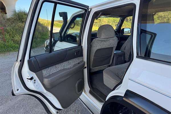 2000 Nissan Patrol ST GU II