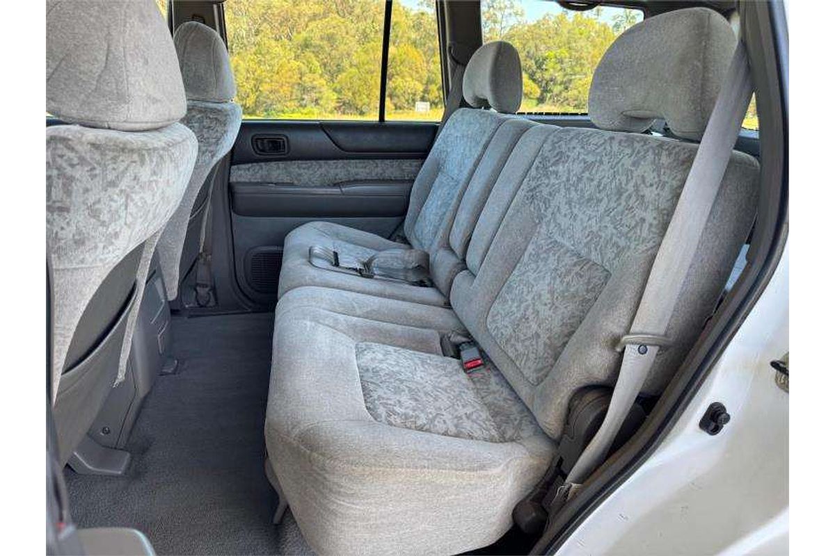 2000 Nissan Patrol ST GU II