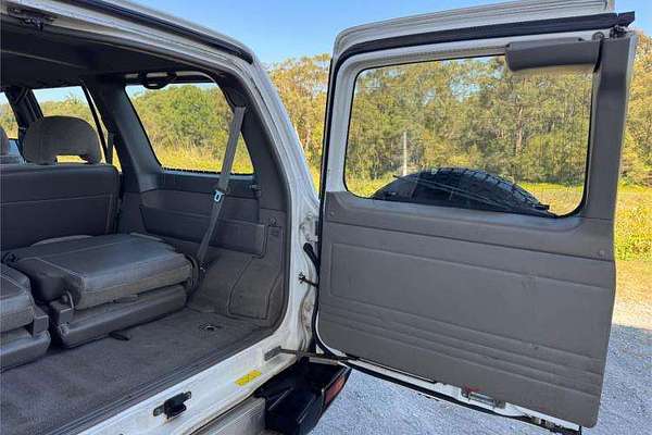 2000 Nissan Patrol ST GU II