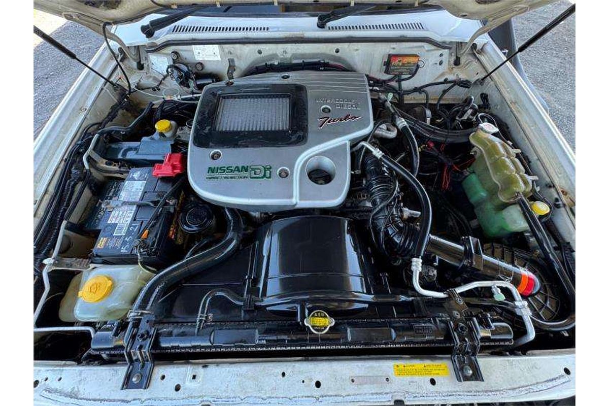 2000 Nissan Patrol ST GU II