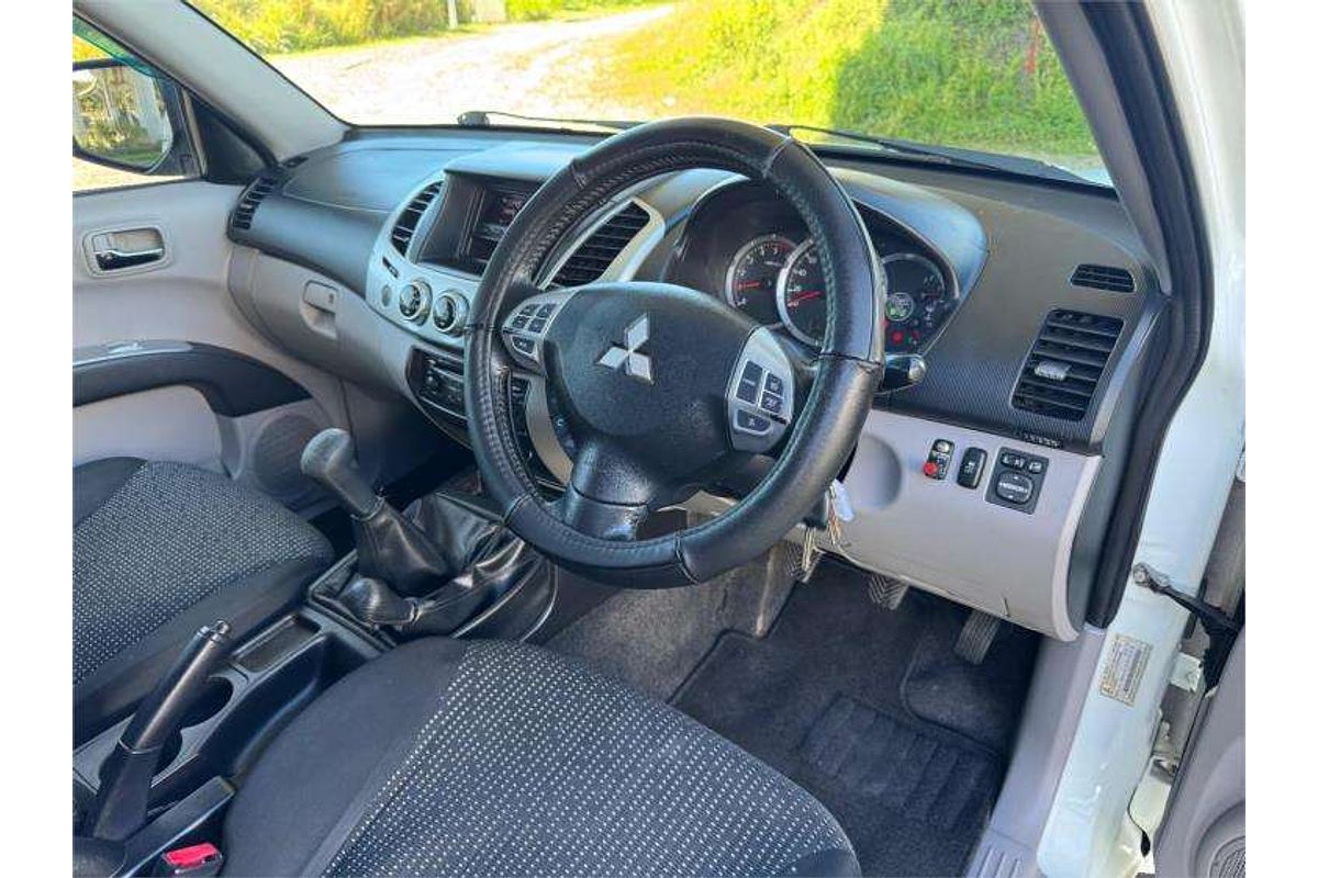 2013 Mitsubishi Triton GLX-R MN 4X4