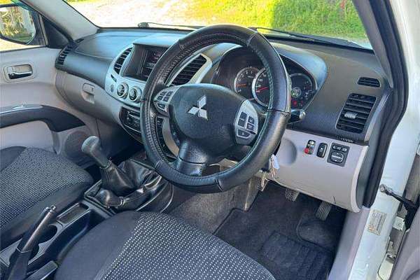 2013 Mitsubishi Triton GLX-R MN 4X4