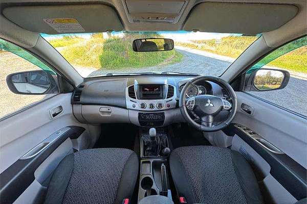 2013 Mitsubishi Triton GLX-R MN 4X4