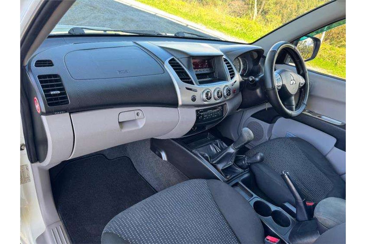 2013 Mitsubishi Triton GLX-R MN 4X4