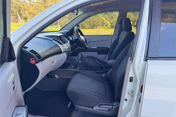 2013 Mitsubishi Triton GLX-R MN 4X4