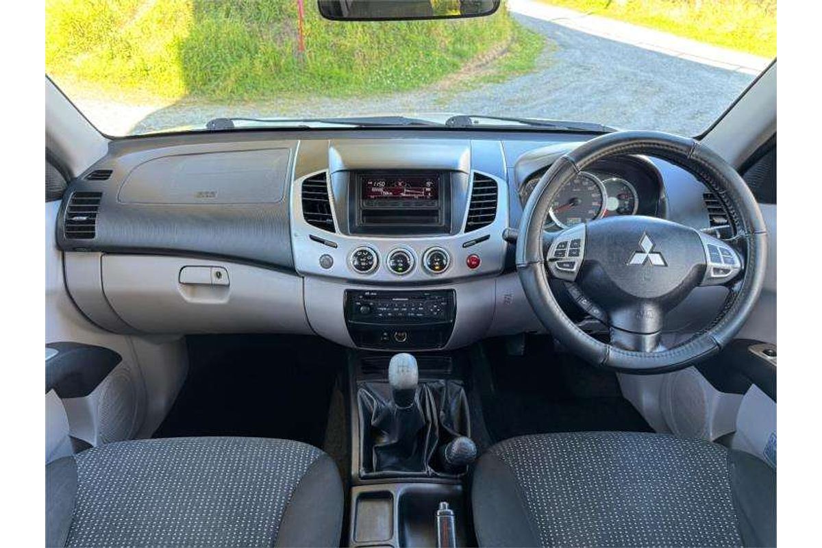 2013 Mitsubishi Triton GLX-R MN 4X4
