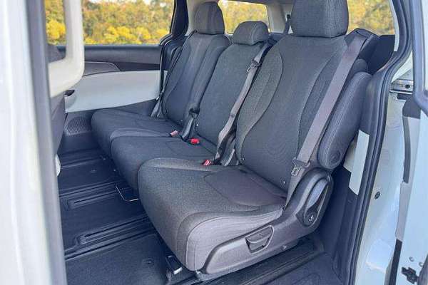 2023 Kia Carnival S KA4