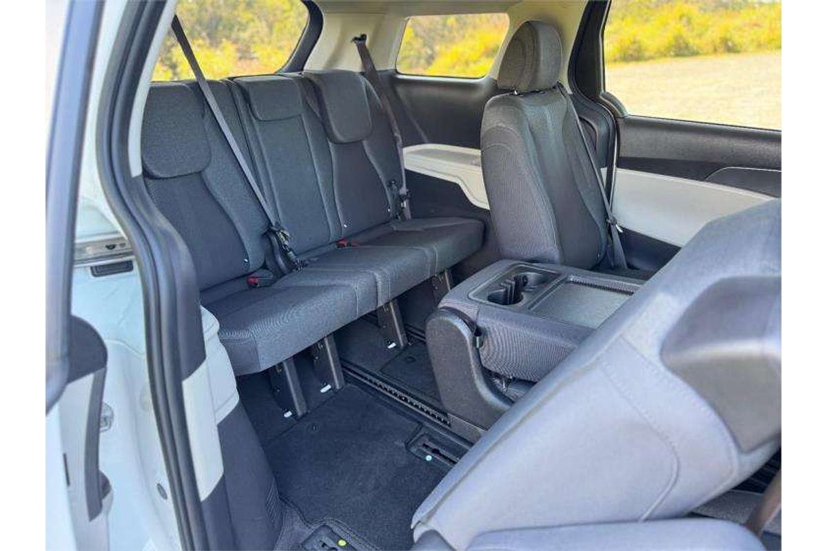 2023 Kia Carnival S KA4