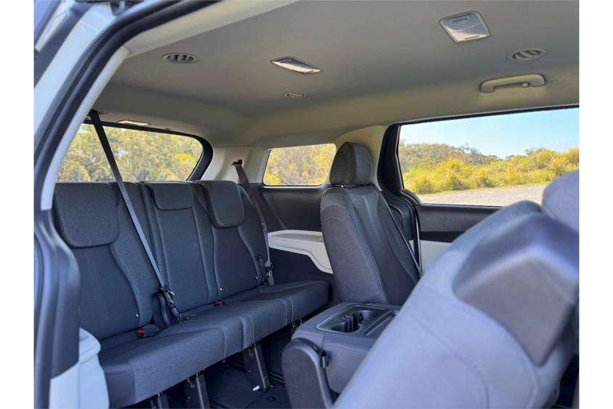 2023 Kia Carnival S KA4