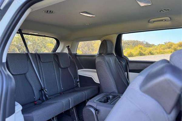 2023 Kia Carnival S KA4