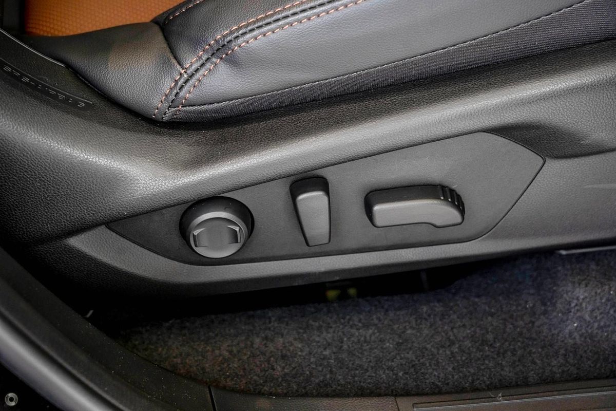 2025 Subaru Forester Hybrid Touring S6