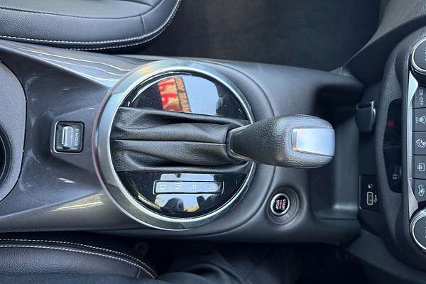 2023 Nissan JUKE ST-L F16