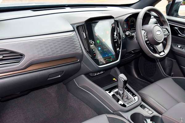 2025 Subaru Forester Hybrid Touring S6