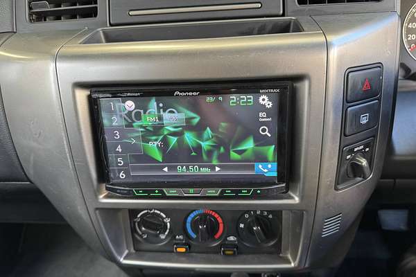 2012 Nissan Patrol ST GU 8