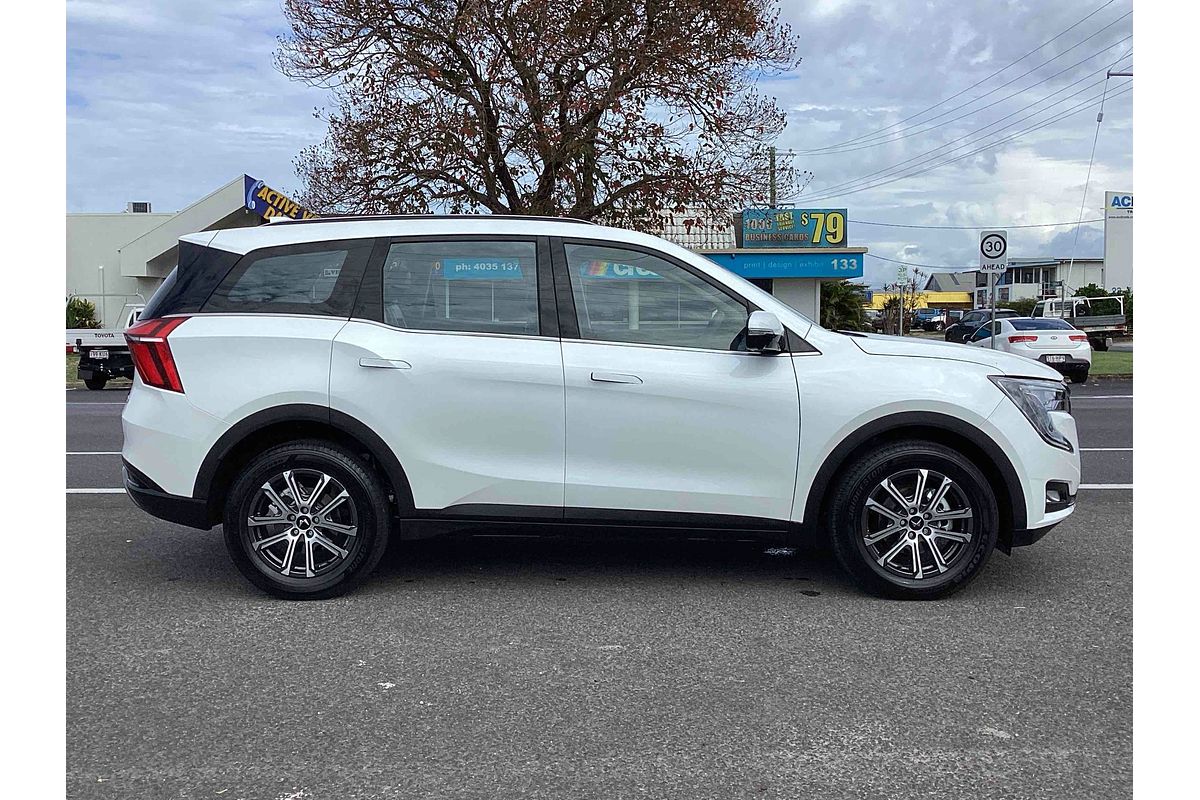 2025 Mahindra XUV700 AX7L