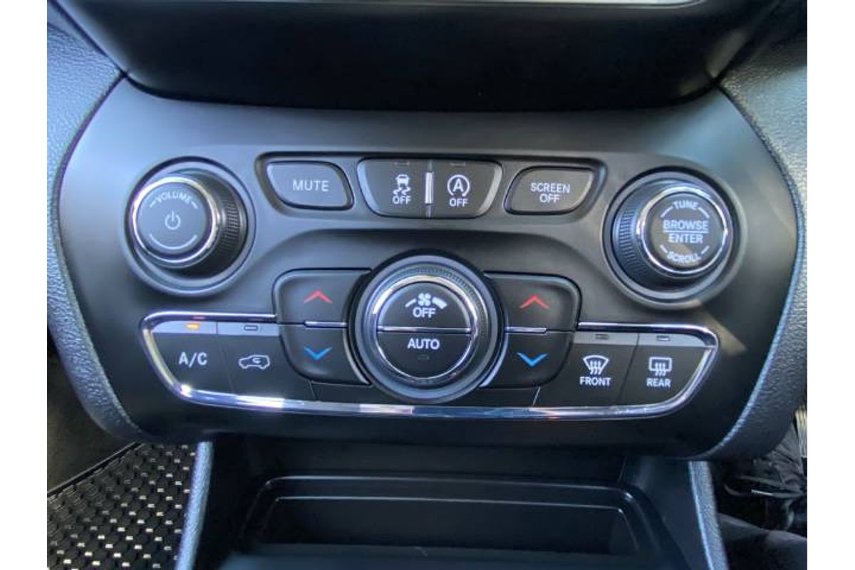 2019 Jeep Cherokee Night Eagle KL