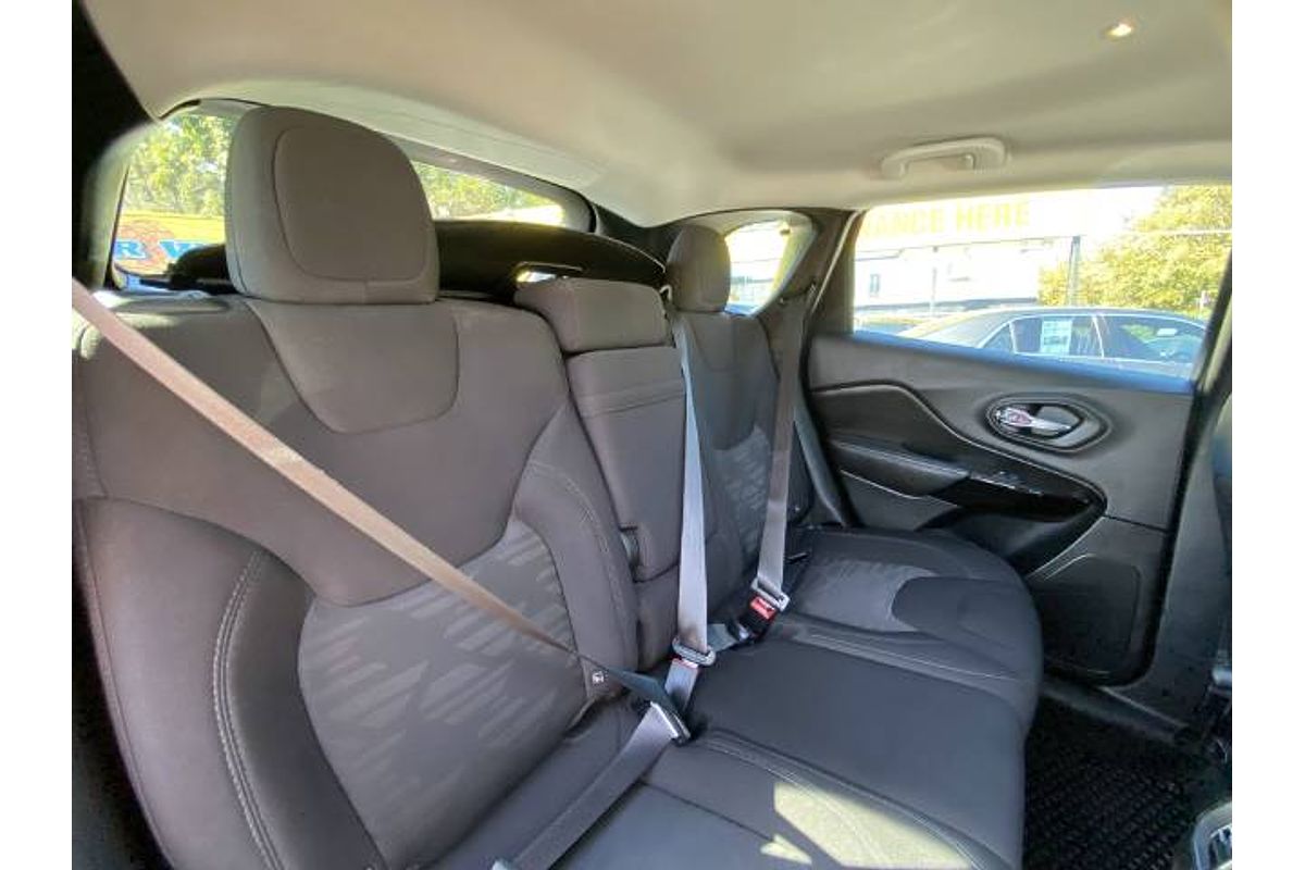 2019 Jeep Cherokee Night Eagle KL