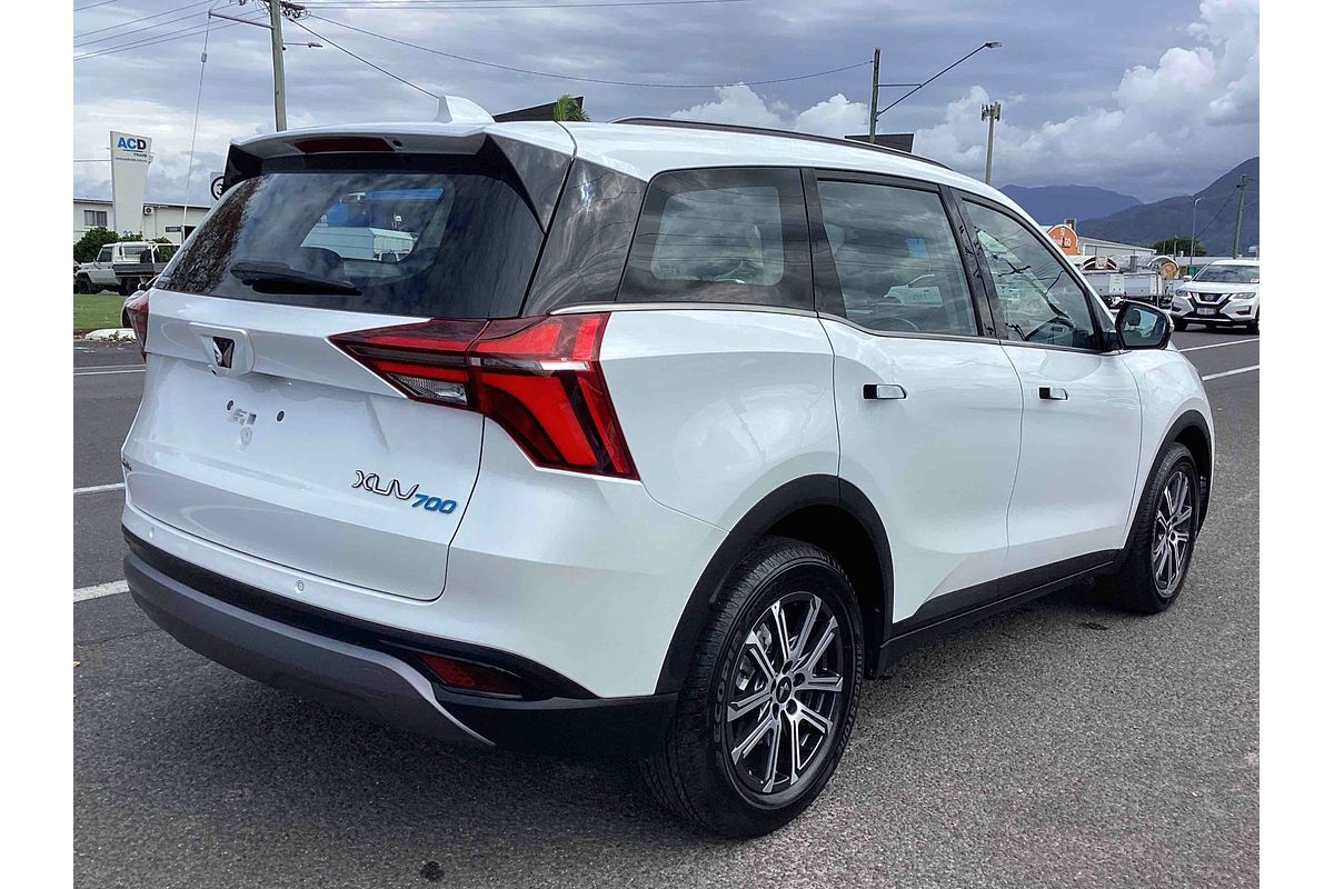 2025 Mahindra XUV700 AX7L