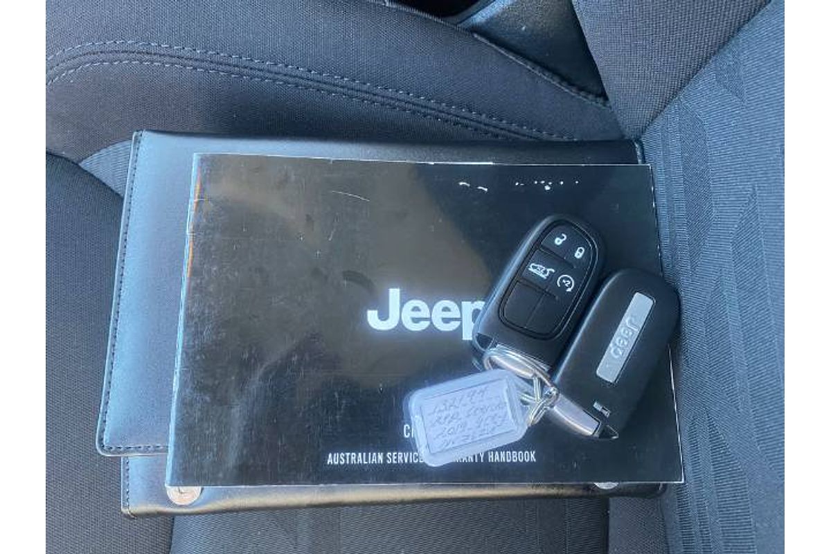 2019 Jeep Cherokee Night Eagle KL