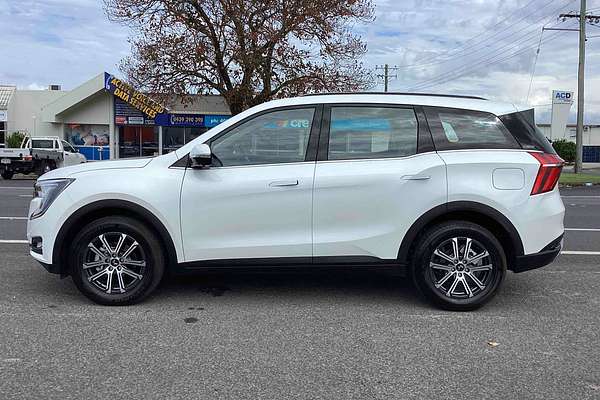 2025 Mahindra XUV700 AX7L