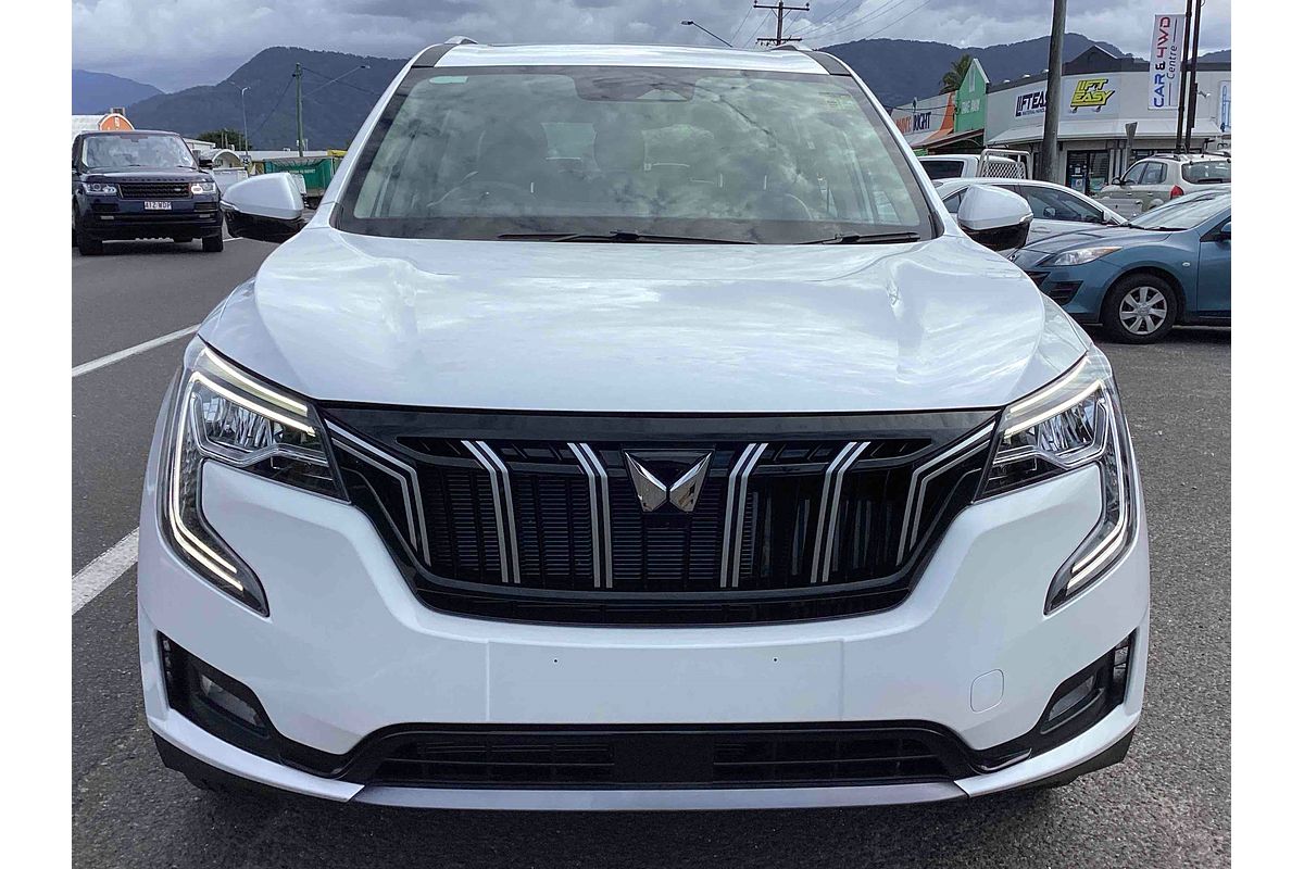 2025 Mahindra XUV700 AX7L