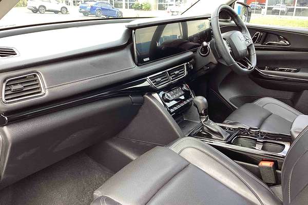 2025 Mahindra XUV700 AX7L