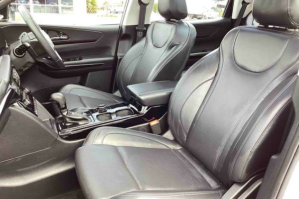 2025 Mahindra XUV700 AX7L