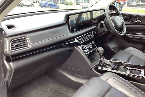 2025 Mahindra XUV700 AX7L