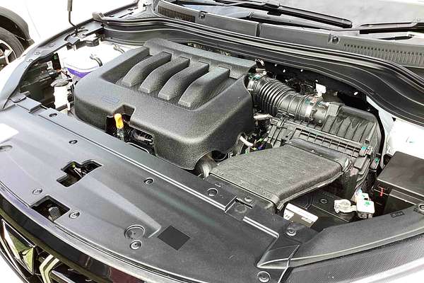 2025 Mahindra XUV700 AX7L