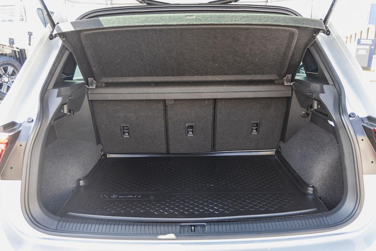 2023 Volkswagen Tiguan 162TSI R-Line 5N