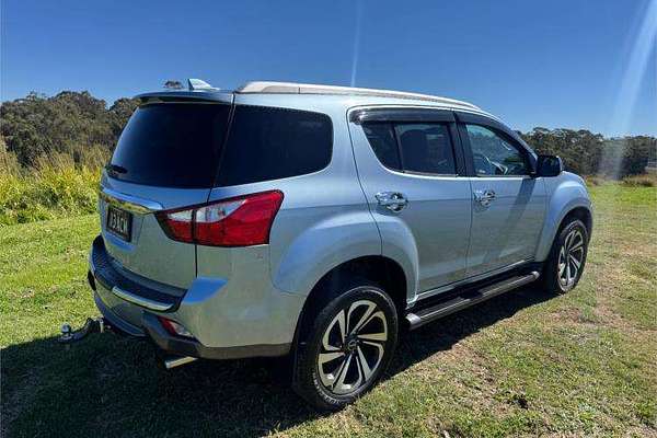2016 Isuzu MU-X LS-T